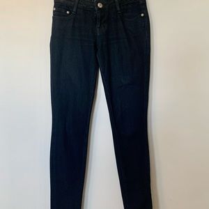 Marciano Skinny Jeans in Dark Wash Denim. Size 26